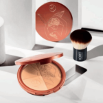 Korff Divina Bronzing Powder + Brush Free